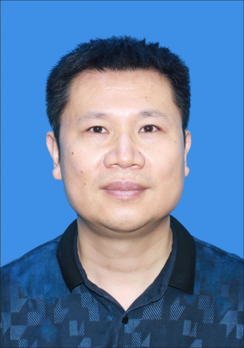 朱平.jpg 朱平.jpg